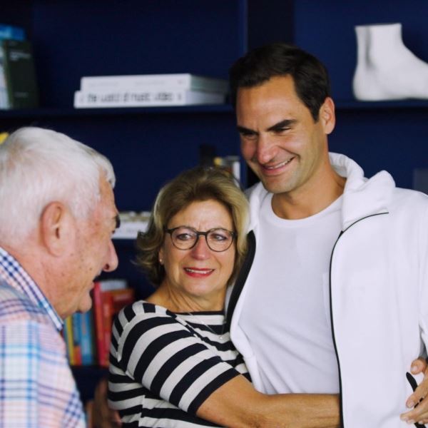 <br />
                        Роджер Федерер поделился семейными фото, сделанными в момент запуска новости о завершении карьеры                    